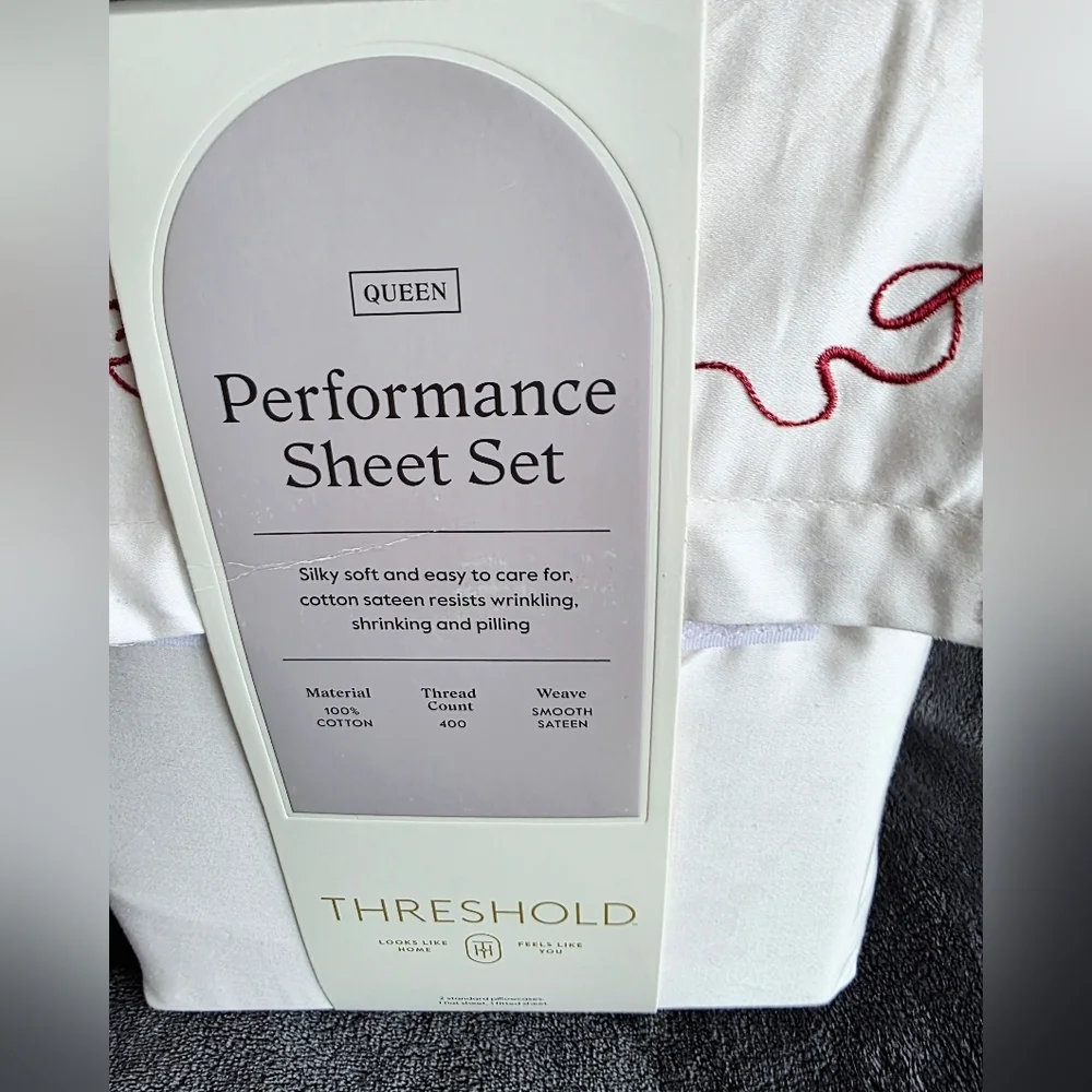 Threshold Queen 400 Thread Count Performance Sheet Set Ivory w Love Detailed Hem